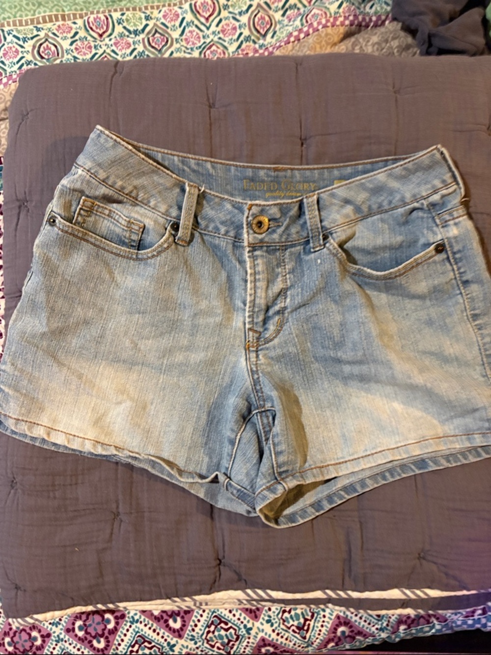Faded Glory Light Wash Denim Cutoff Shorts - Picture 4 of 5